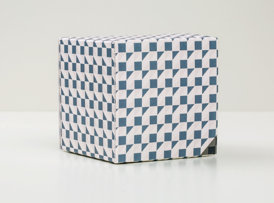 122 crisp geometric print detail add1